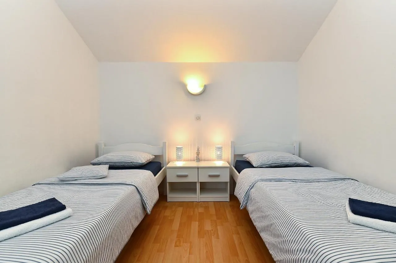 Apartment Mladen 1860 Medulin
