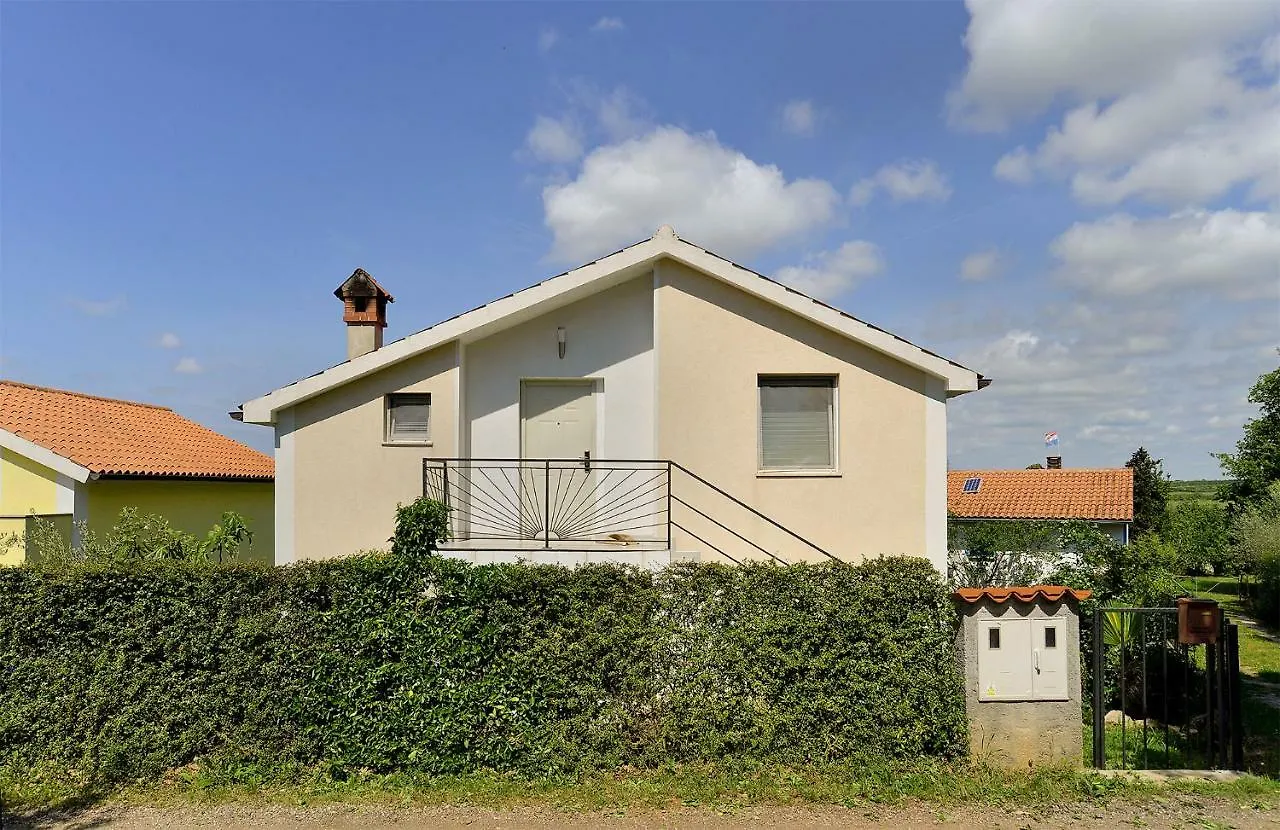 Apartment Mladen 1860 Medulin