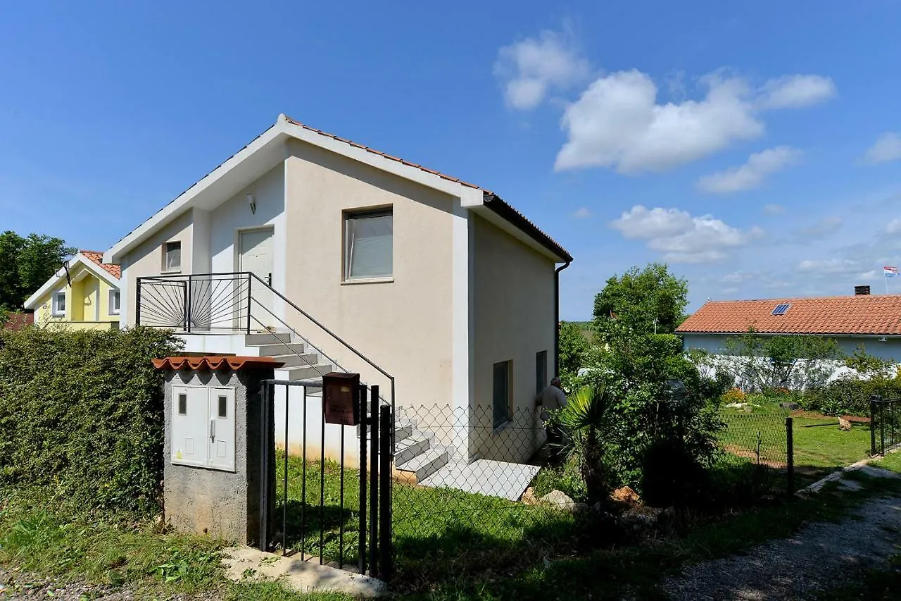 Apartment Mladen 1860 Medulin